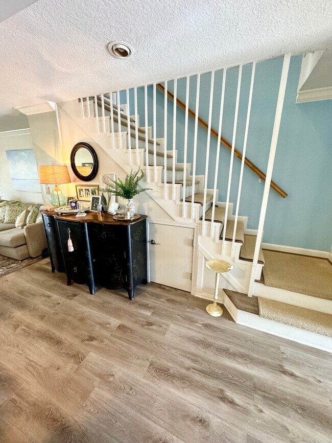 Building Photo - 1861 SE 4th St