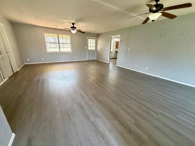 Building Photo - 15604 Gaddy Rd