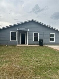 Building Photo - 3034 Simmons St