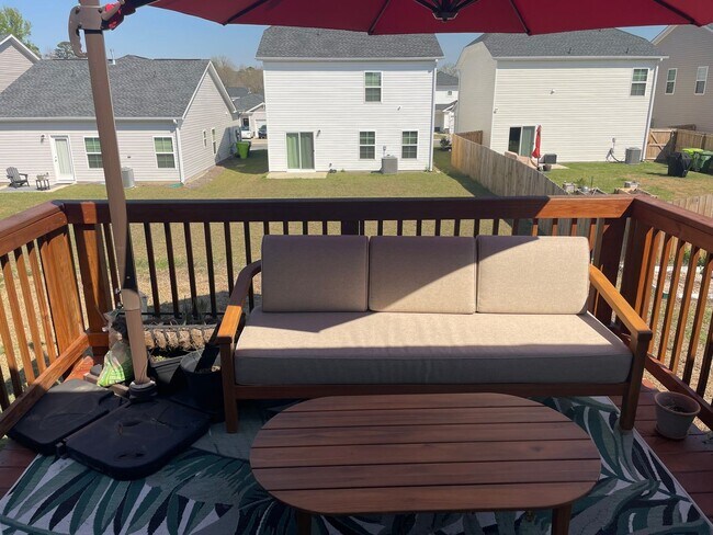 Building Photo - Wonderful Four Bedroom Home! Close to Ft. Jackson!