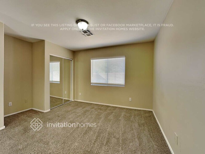 Building Photo - 12924 N Primrose St