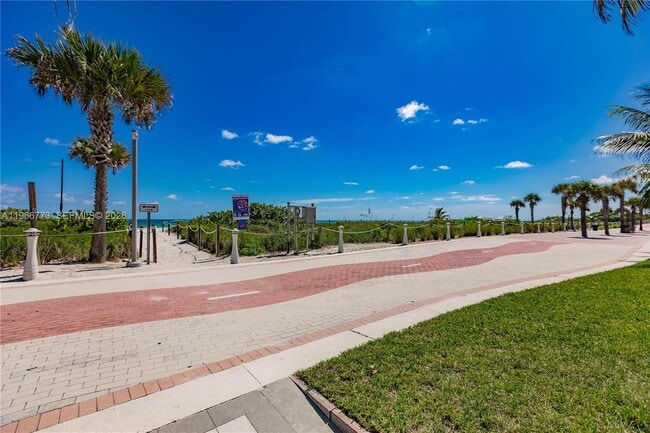 Building Photo - 5001 Collins Ave