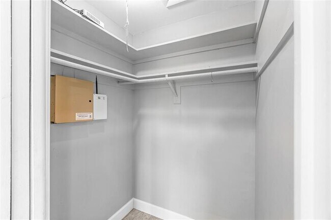 Building Photo - 1683 SE 8th Ave