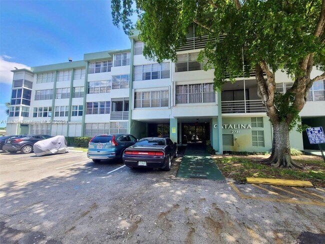 Primary Photo - 2731 Taft St