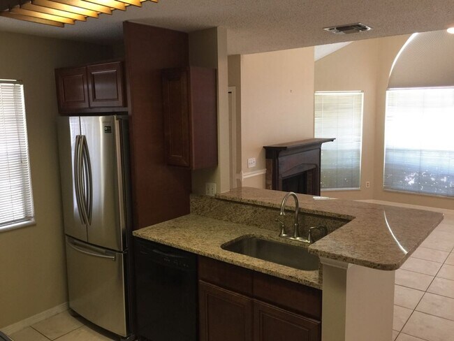 Building Photo - 2/2 Beutiful Condo at Hidden Springs -  Do...