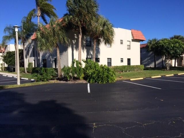 Building Photo - 7406 Woodmont Terrace