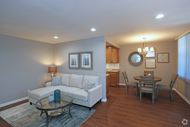 Interior Photo - Woodland House Apartments