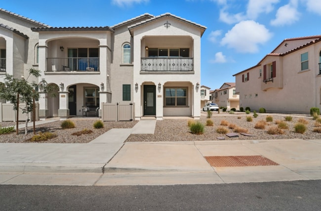 Building Photo - *Like Brand New Luxurious Modern 3 Bedroom 2 Bath Townhome in Warner Meadows!**