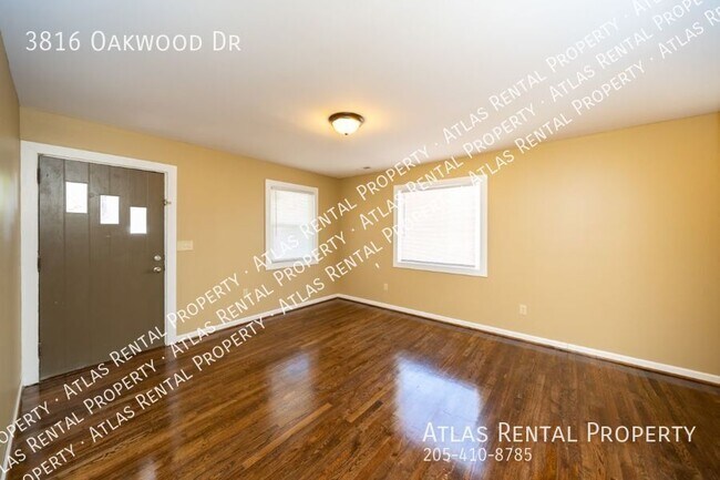 Building Photo - 3816 Oakwood Dr