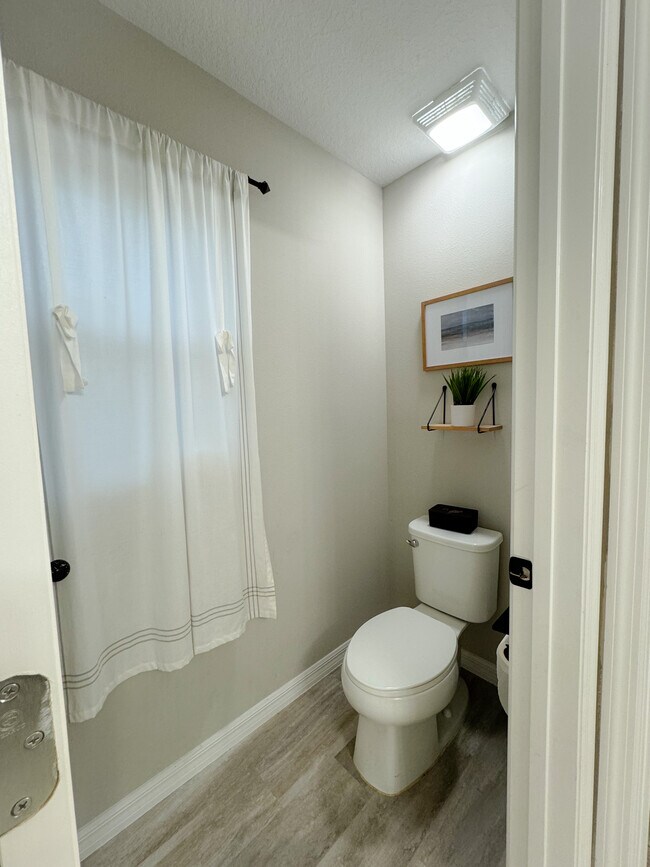 Building Photo - 5670 Arlington River Dr