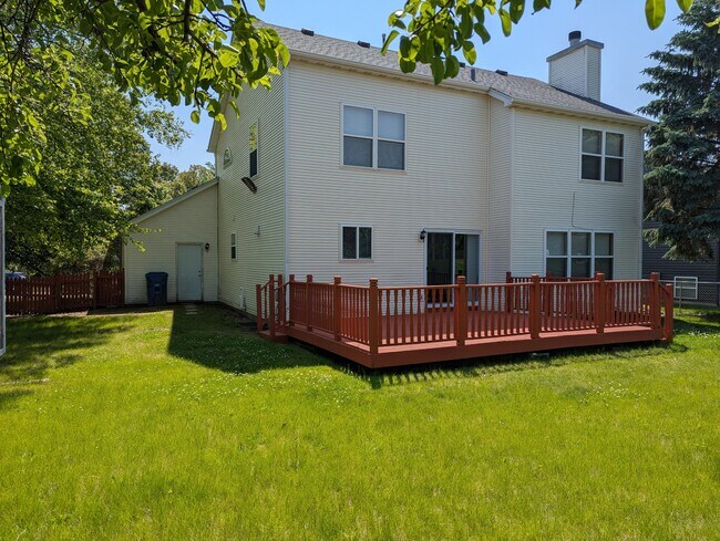 Building Photo - 417 Calgary Way
