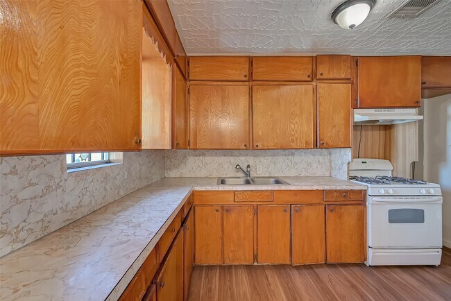 Building Photo - 4905 Brinkley St