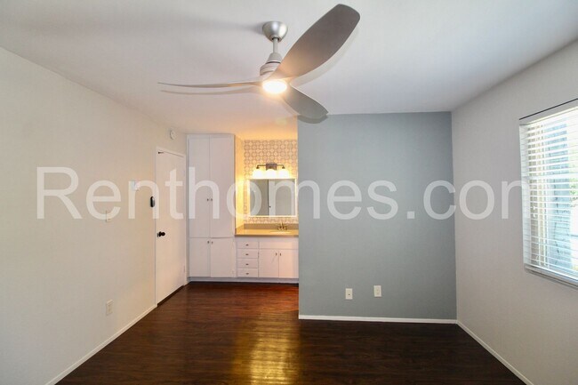 Building Photo - 8150 Lemon Ave