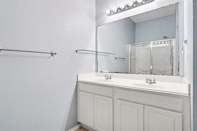 Building Photo - 633 Horn St