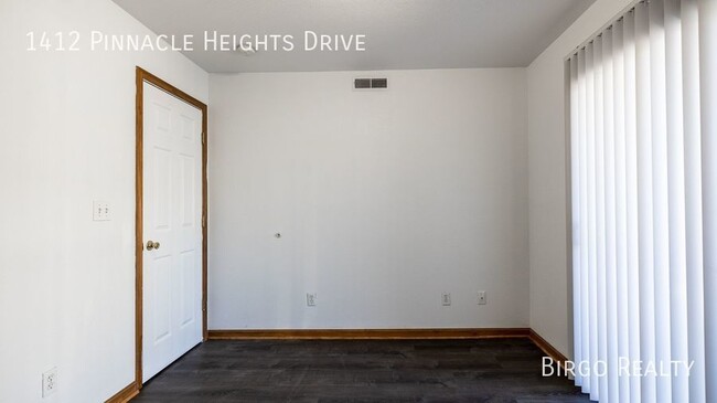 Building Photo - Move in Special! First Month's Rent is Fre...