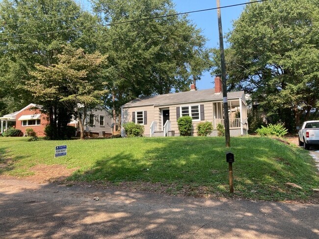 Primary Photo - 3 bedroom house in Greenville