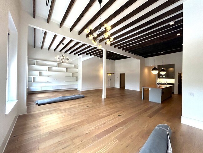 Building Photo - 524 Mulberry St
