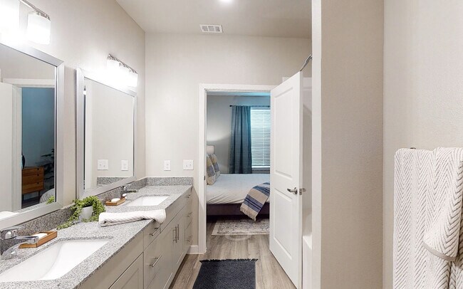 Building Photo - 2 Bed w/ $1,000 Gift Card + 6 Weeks Free —...