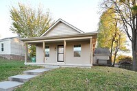 Building Photo - Cute 3-bedroom, 2 bath home with 1 car gar...