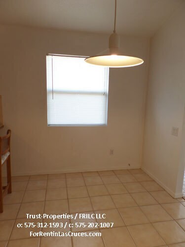 Building Photo - 5499 Cll De Rosas