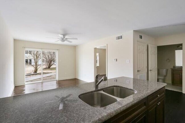 Building Photo - Renovated 1 Bed 1 Bath In Gentilly Area