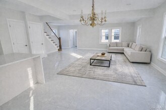 Building Photo - 32 Berkshire Rd