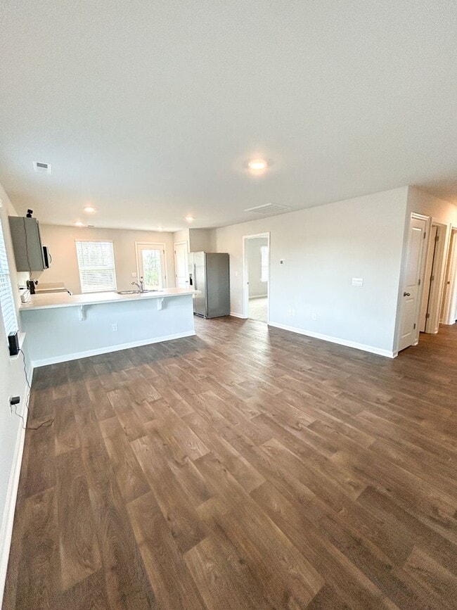 Building Photo - $500 Off 1st  Month Rent (Upon Approval) - Charming 3 Bdrm/2 Bath Cottage