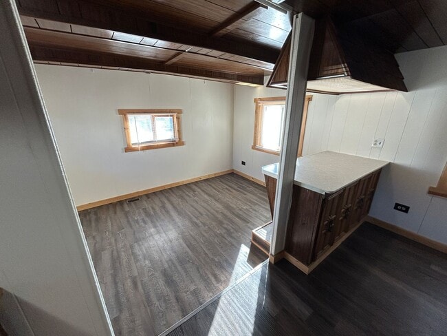Building Photo - 2 Bedroom 1 Bath Updated Mobile Home in A & J Mobile Home Park