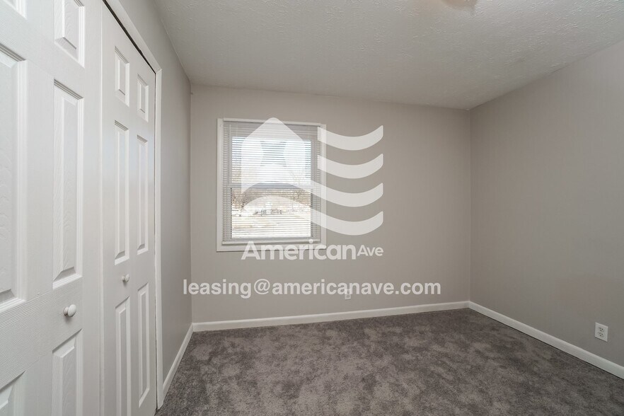 Building Photo - 4928 Garden Green Way