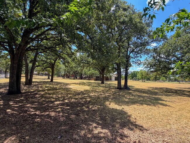 Building Photo - Beautiful 6 bed, 2 bath home in Burleson!