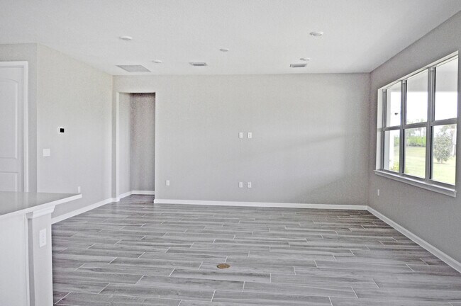 Building Photo - 13609 SW Vermillion Cir