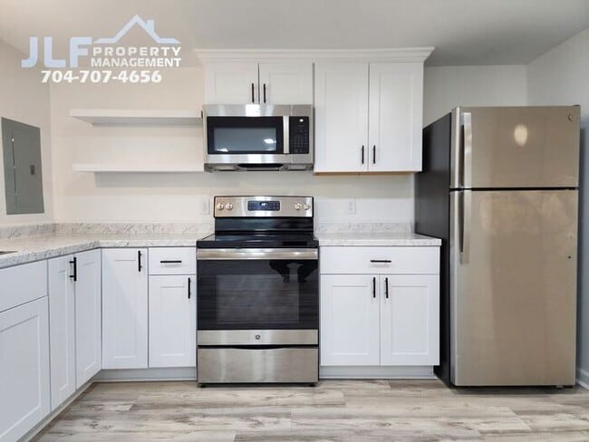 Building Photo - COMING SOON- Remodeled 2 Bed/1 Bath Home in Peaceful Salisbury!