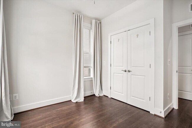 Building Photo - 3016 20th St S