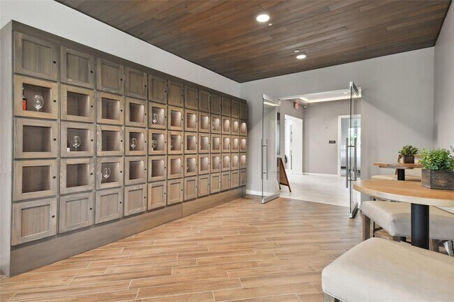 Building Photo - 4647 Garofalo Rd