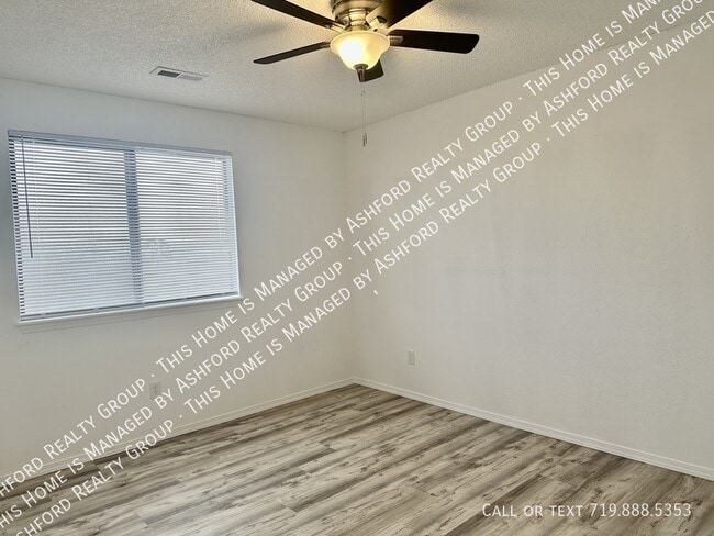 Building Photo - 1120 Yuma St