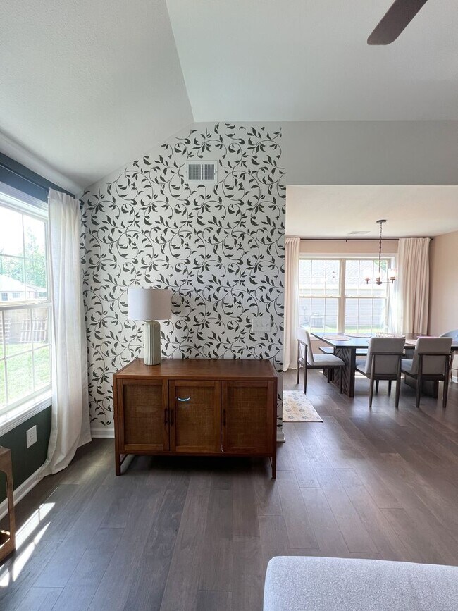 Building Photo - Charming Ranch-Style Home on a Large Corne...