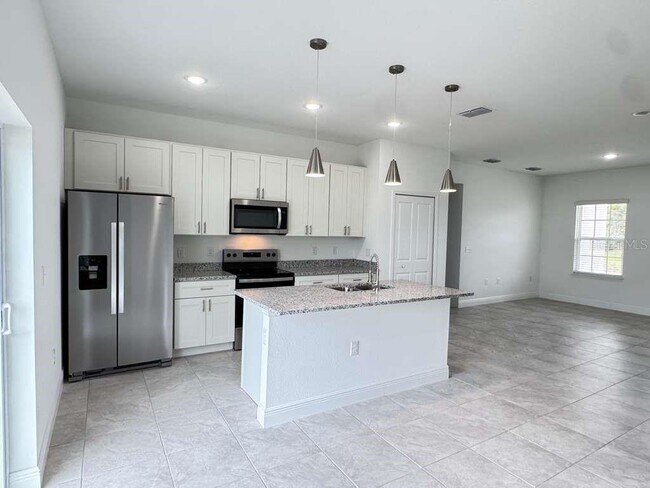 Building Photo - 6142 SW 154th Place Rd