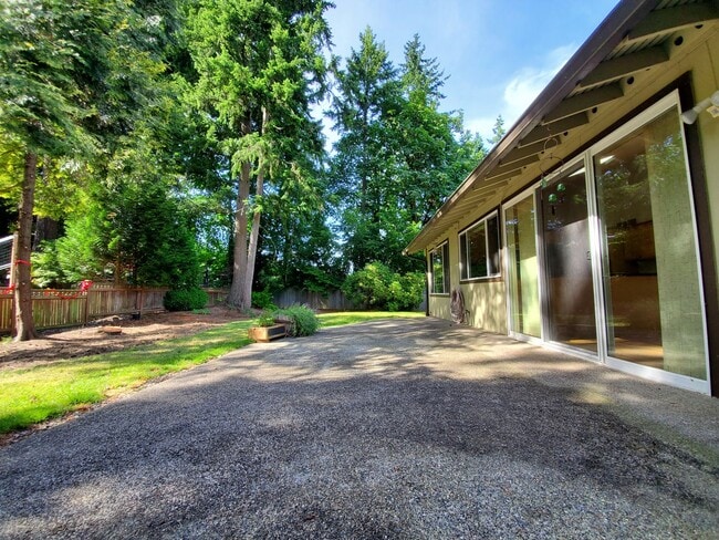 Building Photo - Prime Redmond Rambler 3 Bed/Large Yard