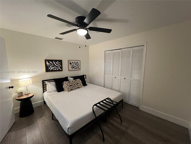 Building Photo - 3102 SW 10th St