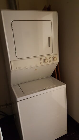 Private washer and dryer - 1216 University Ave