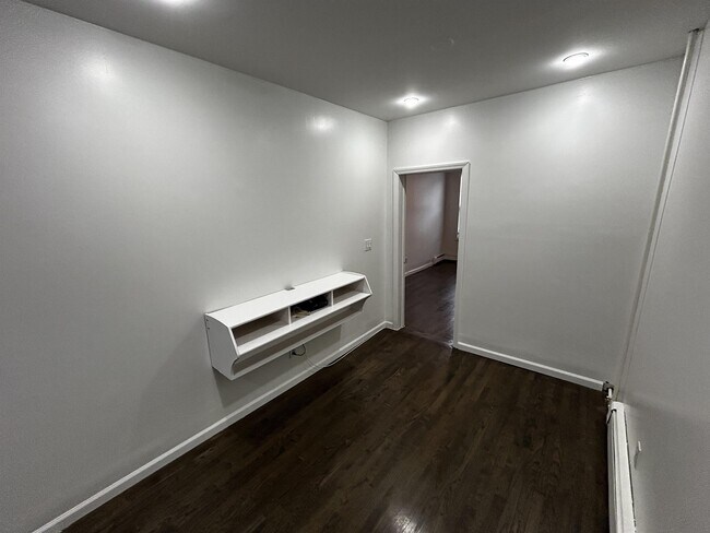 Building Photo - 63 Madison St