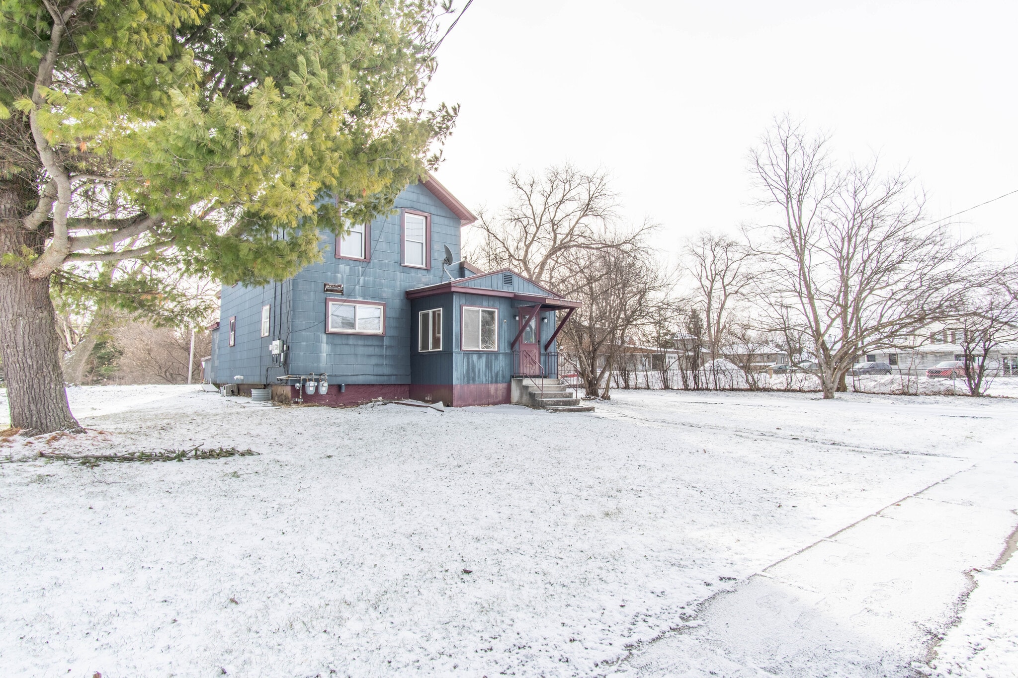 Building Photo - 820 Mill St