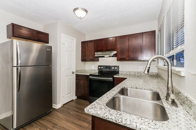 Building Photo - 7218 Wren Cir