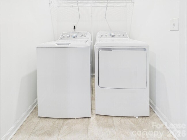 Building Photo - 5511 Wolfpack Aly