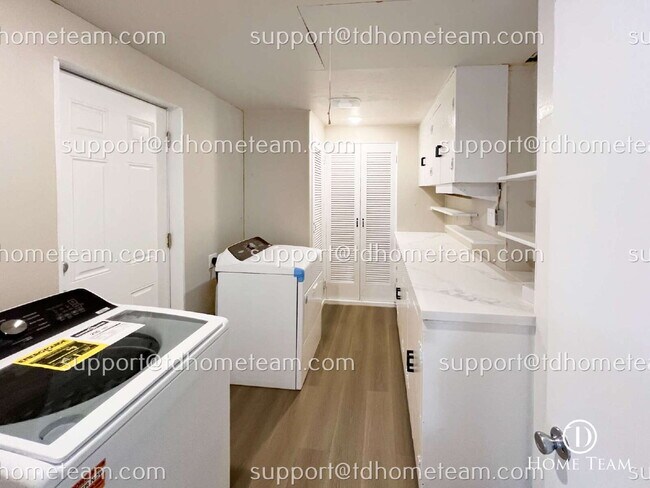 Building Photo - 5215 N 31st St