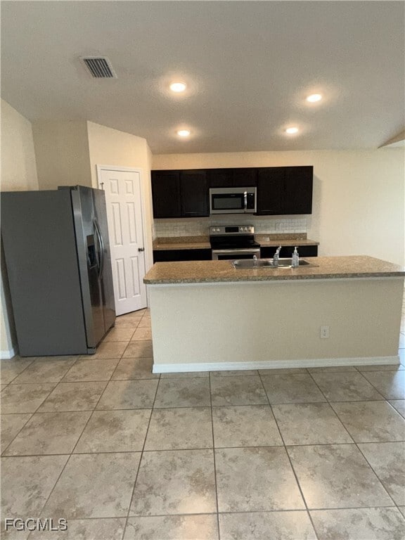 Building Photo - 2119 NE 6th Pl