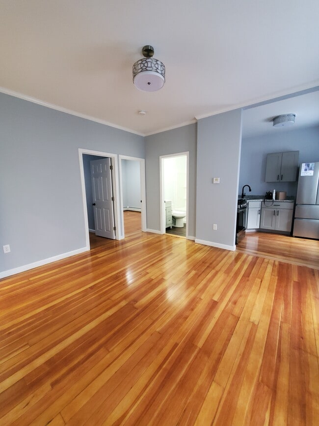 Building Photo - 38 Tuttle St