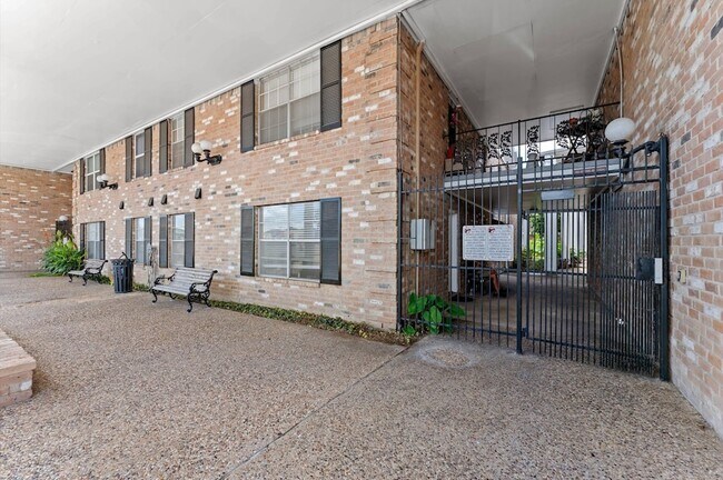 Building Photo - 3535 NASA Road 1