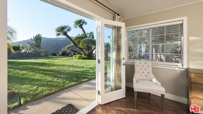 Building Photo - 843 Enchanted Way