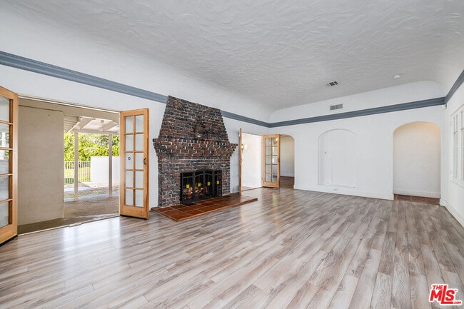 Building Photo - 10440 Johanna Ave